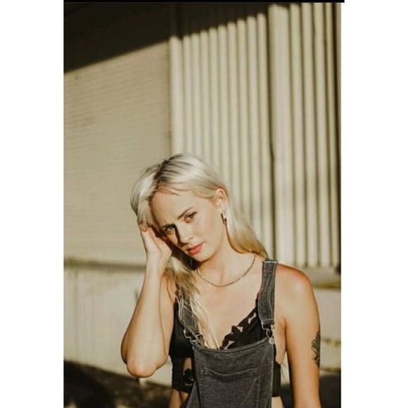 Meet your Posher, Hayley - Picture 1 of 1